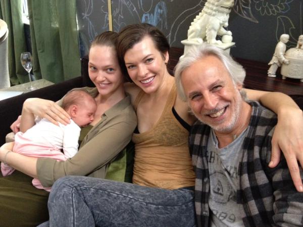 Желіде құбыжықтармен жыныстық қатынас көру Аузында презерватив бар онлайн порно