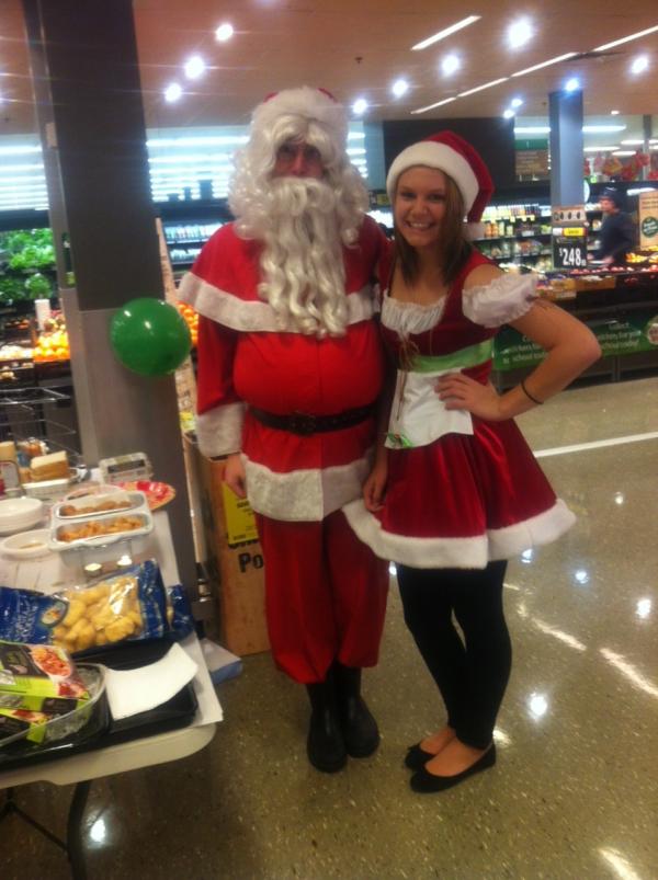 scoutts39's tweet photo. @DaveHayze 
Christmas in July at Campbelltown Market Fair 1351 http://t.co/usOrRyCV