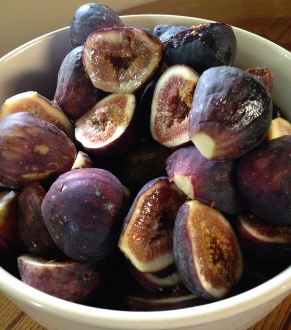 EastofEdenCook's tweet image. Figs, let the macerating begin. #canvolution