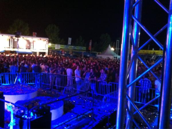 Feestlift's tweet photo. Mooi feest als afsluiting van @TriathlonHolten samen met @hakviolen en @newent !!!!!!! http://t.co/pLiKQrIi
