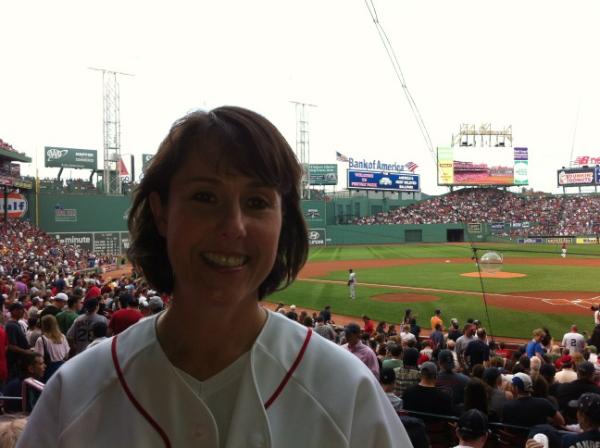 aedom67's tweet photo. Annual pilgrimage to Fenway!  Feel like I'm on the field! http://t.co/cy45kqwz