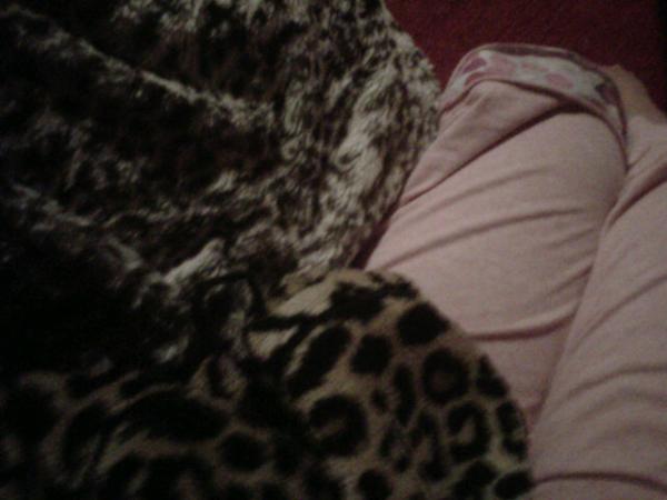 stagemypage's tweet image. *Lol* U can barely see my dressin gown as its #LeopardPrint the same as my 'Sofa' blanket! #PinkPJs #NotSoEasyTiger ;)