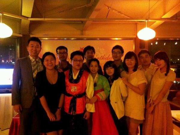 ningninh's tweet photo. Hope everyone will be happy forever~ We are the best classmate forever~ http://t.co/IJWaHOdt