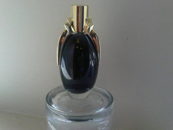 ladygaga's tweet image. Photo from Haus Laboratories of Le Masterpiece FAME: the premiere edition my fragrance, cap is solid metal not plastic