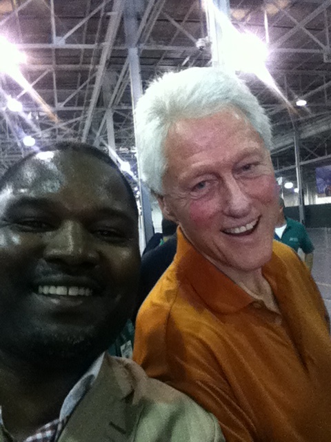 secondfridayroc's tweet image. Holiwud and Bill Clinton....two funny cats!