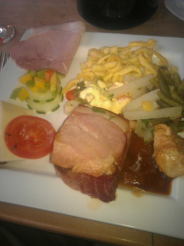 SuperNiceTeam's tweet photo. Nom nom nom! Super Nice Te-schaften http://t.co/rr4WRblD