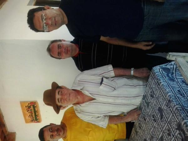 ZeMaria_65's tweet photo. Nesse momemto visitando o amigo #Edmilson e famlia. http://t.co/zyKUnxaF