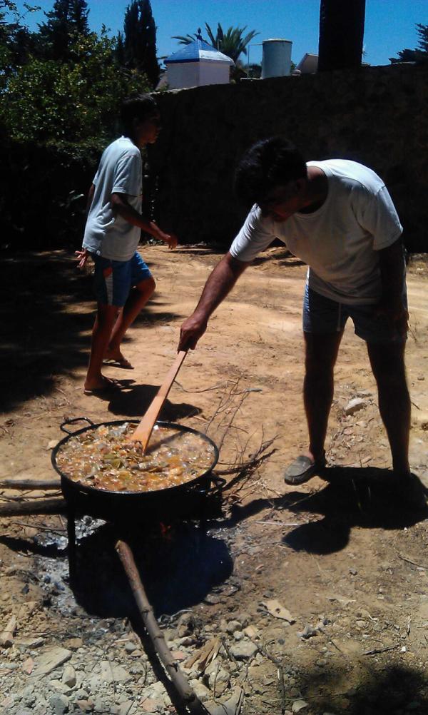 eguiaT's tweet photo. Paella de verduras. http://t.co/EScpRebF