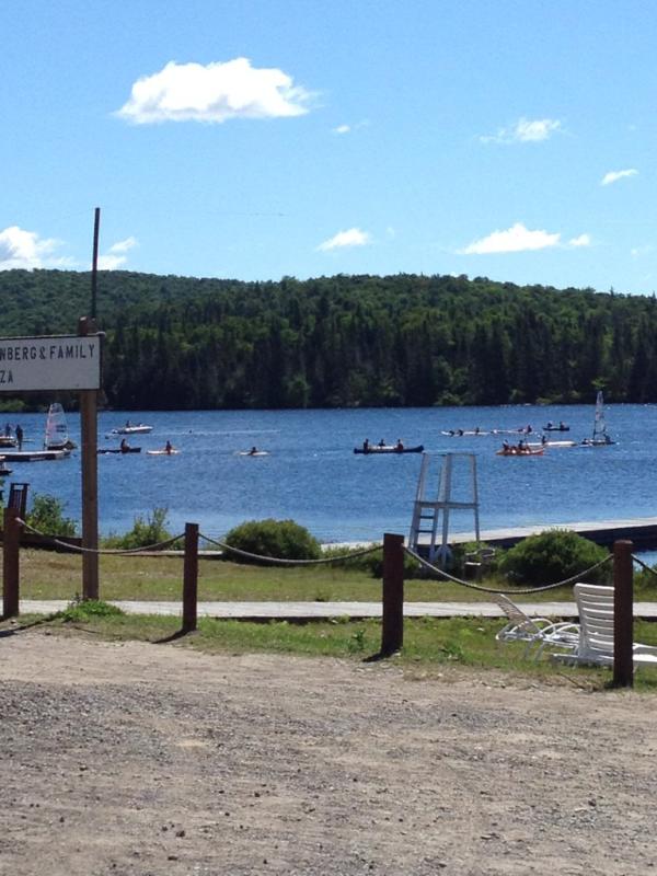 CBBjarred's tweet photo. What more can we ask for? Great day on the lake!! #CBB212 http://t.co/7BppTzye