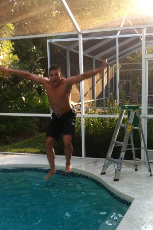 TJWilson's tweet photo. How do you learn to fall off a 20 foot ladder?
Ok it's only 4 feet, but it's a start.
#bankonkidd http://t.co/rRGClJ4n