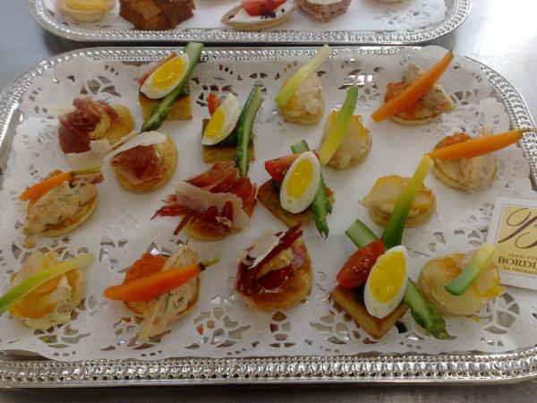 PerrigaudMorgan's tweet photo. petit four pour le prince Albert de monaco http://t.co/e45O0yJf