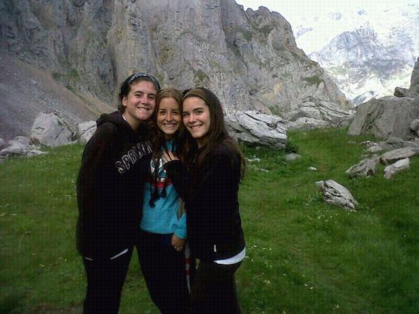 beainiesta's tweet image. @jaimeruizsantos y yo echamos mucho de menos a estas 3 mounadass!! @anamartinest @lolacasitos #isii volver yaaaa!