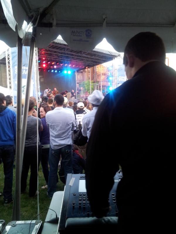 TannerHarrison's tweet image. Running lights for Seattle&apos;s biggest 4th Celebration at Gasworks Park #StageShotSunday  #Wholehog2 #LightProgramming