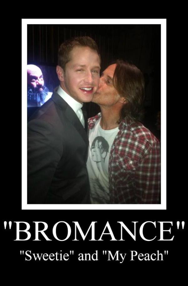 OnceUponAFan's tweet photo. Caught in a fine #Bromance  #OUAT #OnceUponATime http://t.co/oKH9UjGr