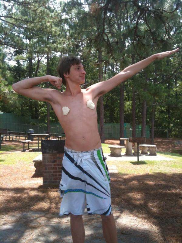 BrandonFrench3's tweet image. Caleb's honey nipples at #fantasylake with @caleb_thames34 and @Reeves_k123