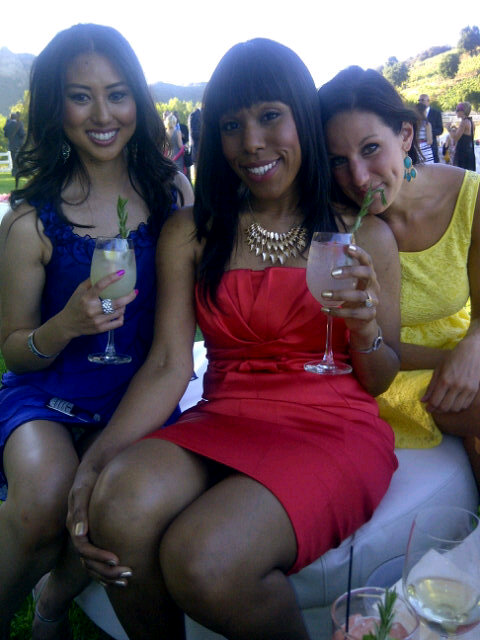 Prettygurlmack8's tweet photo. Amazing Wedding!!! Cheers to the STEEN'S http://t.co/SfXnF1K1
