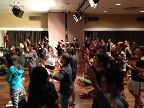 CampUNIty2012's tweet photo. Morning Devotion http://t.co/lnK42Xop