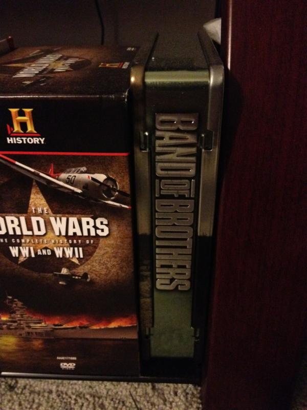 BandofBrothers7's tweet photo. Here's my box set of #BandofBrothers! http://t.co/H902dzSk
