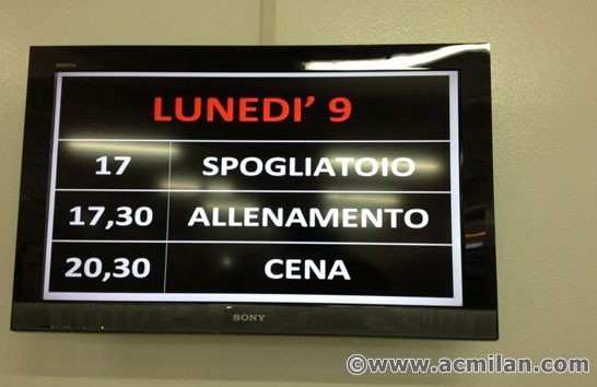 acmilan's tweet photo. #raduno2012 The red&amp;blacks will have their lunch now in Milanello! Here is today's programme/Ecco il programma di oggi http://t.co/2ypHrp6J