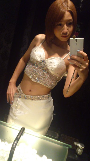 キャバ嬢頑張ってきます(&acute;･&omega;･) http://t.co/8FZdcMsJ