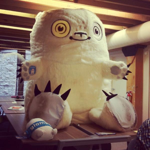 glomper tweet picture