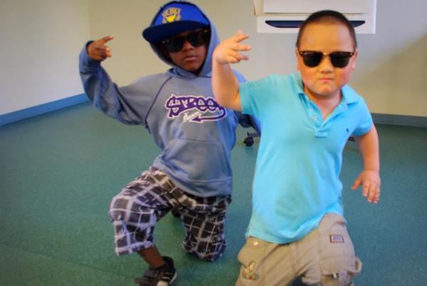 glowbule_paris's tweet photo. Les enfants de Margency jouent aux Rock Stars #Jeu #Plaisir http://t.co/QOzIa5ho
