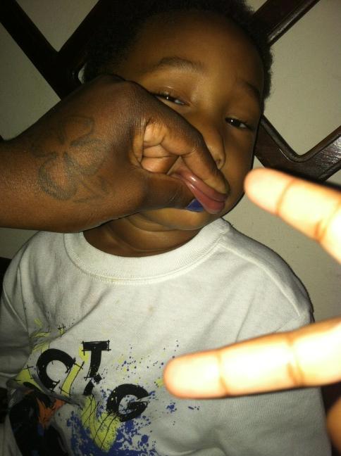 TrueTrendSetter's tweet photo. Them motherfucker to big http://t.co/FpnEVW5m