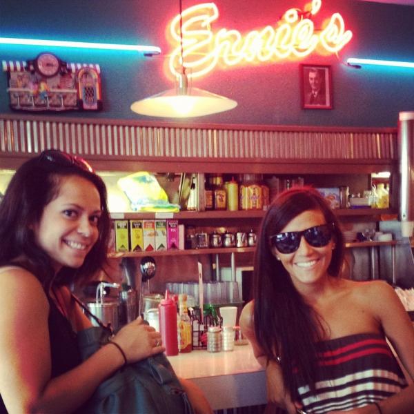 heykayadams's tweet photo. On our way 2 the @AllStarGame ! Quick stop in CoMo 4 bfast @ Ernie's! Old skool. #mizzou #keystostl @ChevySTLKeys http://t.co/VzloczU6