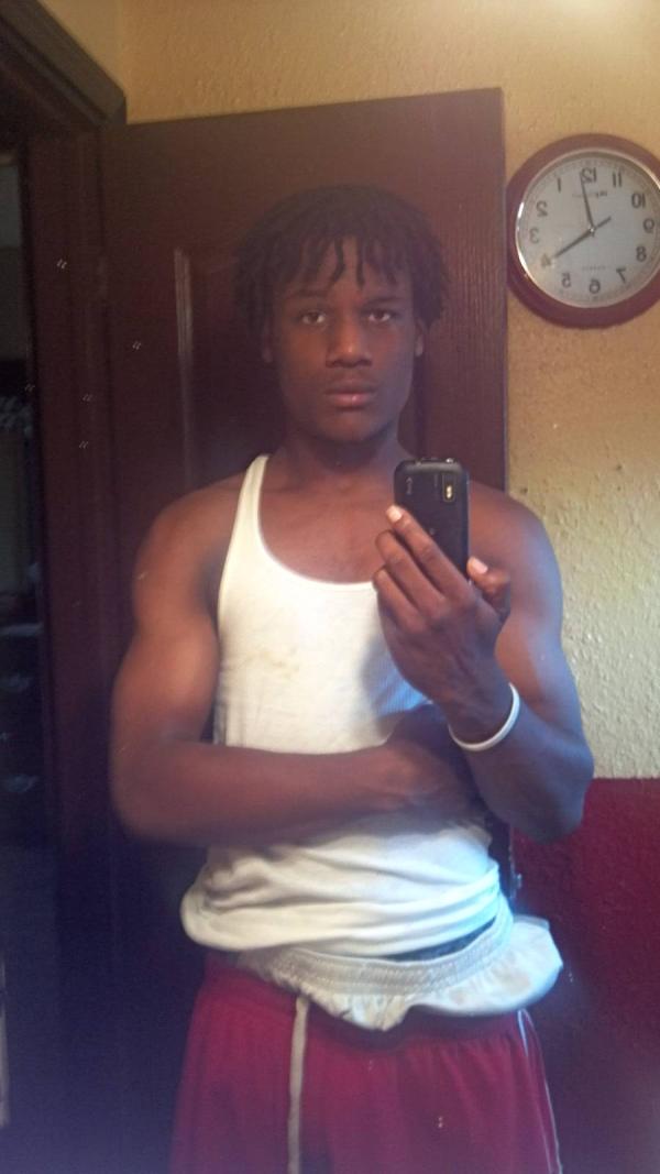 DaronJoseph's tweet photo. Without gold. Tryna get big. http://t.co/MRpqlWvc