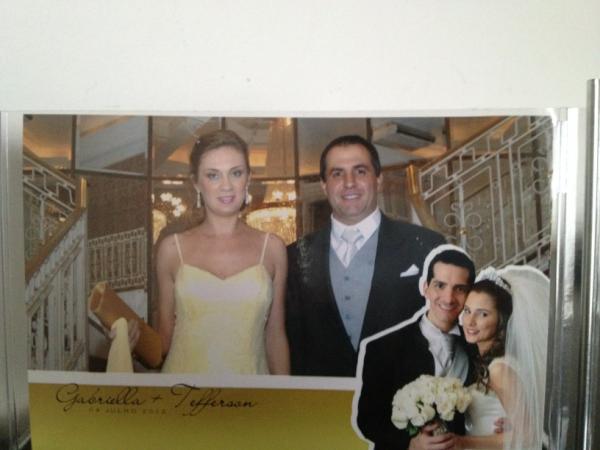 kellydores's tweet photo. Eu e o André no casamento da Gaby e do Tefferson! Foi lindo! http://t.co/bRM5OYla