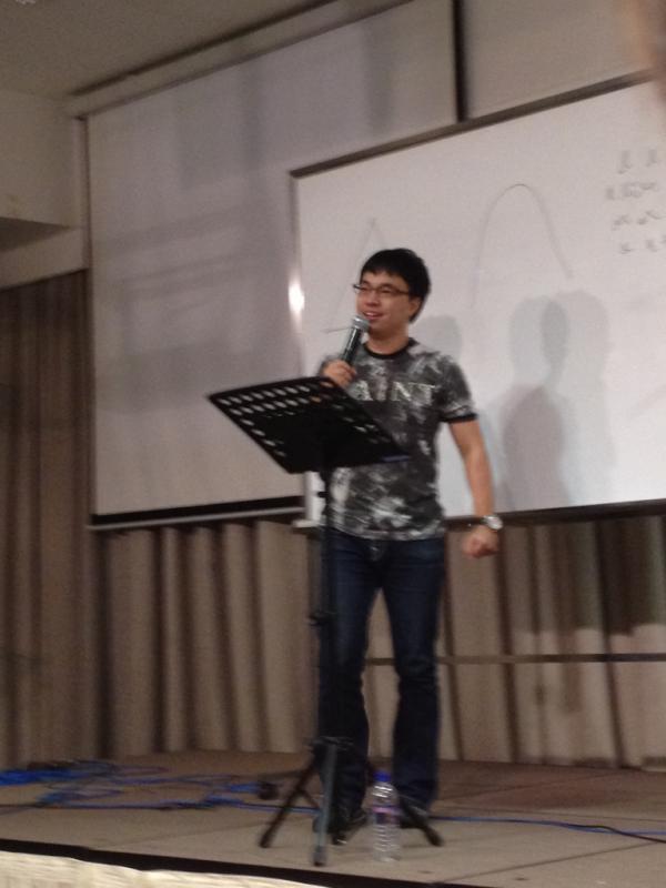CampUNIty2012's tweet photo. Pst @MengChin’s preaching up a storm in the last finale session! http://t.co/mLIAHwIM