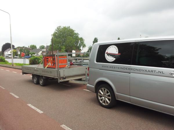 PLaspopAalsmeer's tweet photo. Busje gaat zo! #Aalsmeer #leliveldverhuur http://t.co/aR5ik0Th