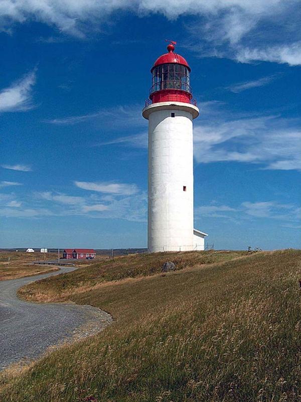 edgeofavalon's tweet photo. Our lovely Cape Race Lighthouse! Visit us here at the Edge of Avalon for more information http://t.co/mSknNpyT
