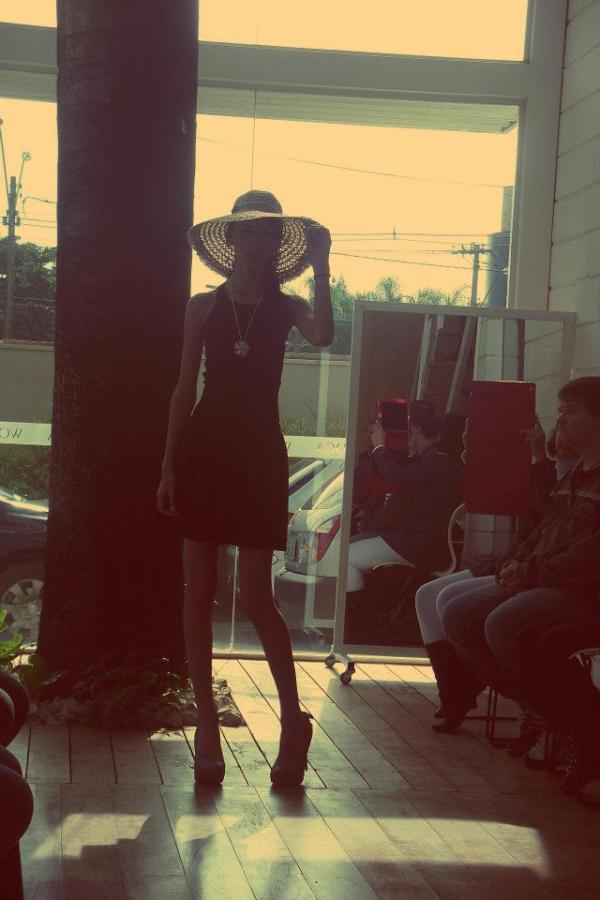 MarcelaSantos0's tweet photo. Woga Produções! Desfile . http://t.co/oO7gc56k