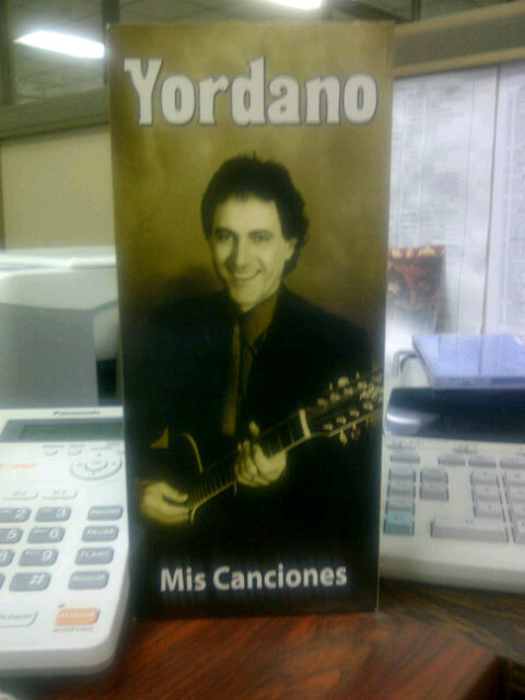 YordanoOficial's tweet photo. “@VennyAzuaje: Saludos @YordanoOficial mire el regalo que me hice! #BANQUETEMUSICAL http://t.co/Owko4OfA” q chevere ! Saludos