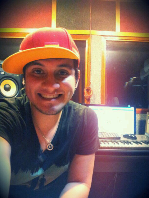 manuelshay's tweet image. Tranquilo en el estudioo #CreatingMusic !