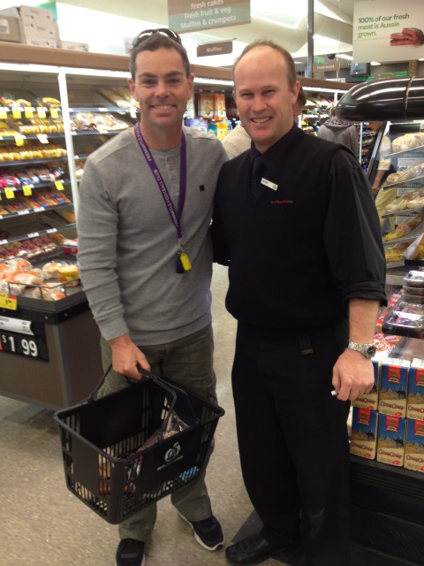 Lismore2550's tweet photo. Look who's shopping at Byron Bay today - Craig Lowndes in his favorite woolies! :D http://t.co/RooPJoyc