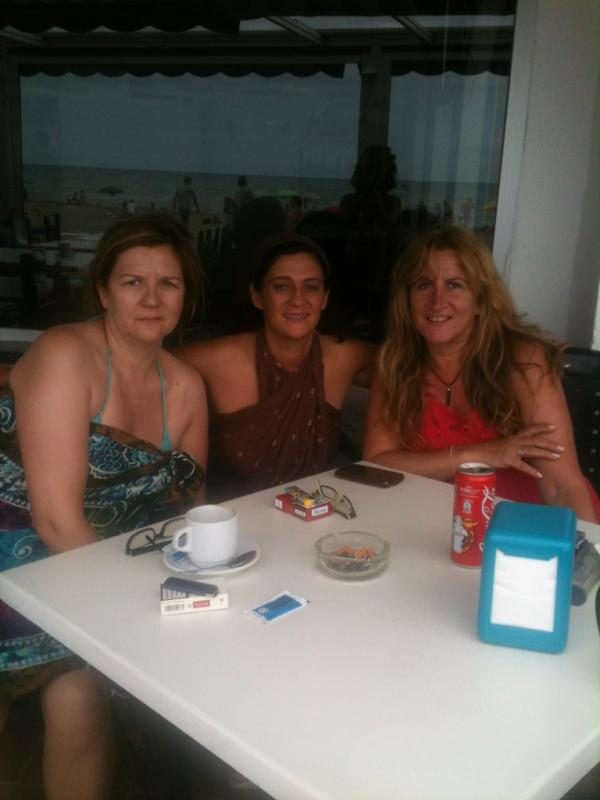 Montse_5's tweet photo. Las tres mosqueteras jeje http://t.co/Q2bAMcwc