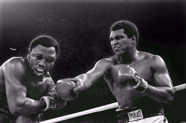 GoSportJo's tweet photo. 50 #GREATEST SPORTS MOMENTS OF ALL TIME #2: https://t.co/eso9TE6O #jo #Sport #Amman #MohammadAli http://t.co/pk4KSewe