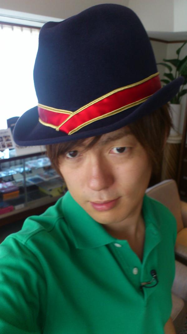 村本大輔 ウーマンラッシュアワー No Twitter おは朝のロケで神戸のすごい帽子屋さんにきた スチュワーデスさんの帽子から皇室で使う帽子も作ってる そしてこれは金曜日のスマ達で中居くんがかぶってる帽子 Http T Co Zwqe86qq