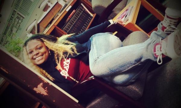 envyyrozayy_'s tweet image. - Ayeeeee #imissschool ! #Lhs #Librarybound ! #Freeperiod