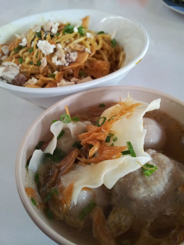 Mantabbb "<a href="/Kuliner_Bandung/">Kuliner Bandung</a>: Yamin from Bakso Panghegar "