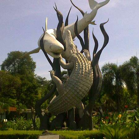 Pesona Keindahan Wisata Patung Sura Dan Buaya Di Surabaya