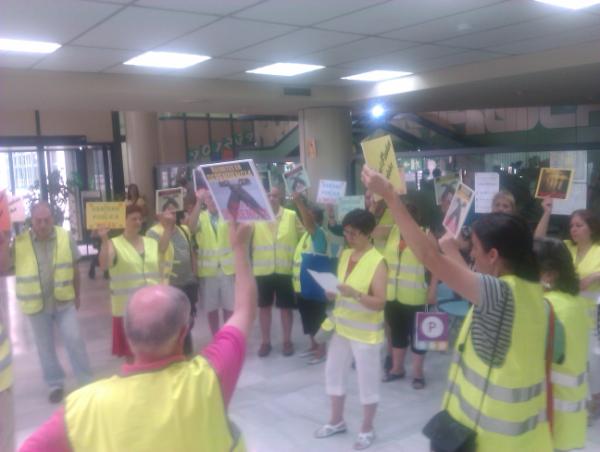 Jorsalino's tweet photo. @AcampadaCDB @iaioflautas #iaiostraviesos dando la cara, dando ejemplo. http://t.co/AmOrClRW