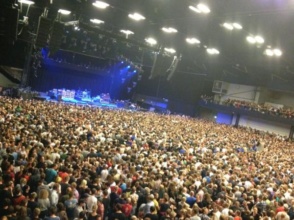 pbruhl's tweet photo. Hello Copenhagen!! #PJ http://t.co/lrnkaO4A