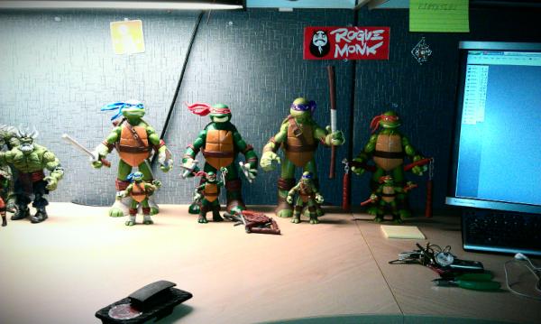 Batch535's tweet photo. New #TMNT toys @Raph__TMNT @TMNTMaster @Leo__TMNT @Leo_TMNT @MirageStudios @raph_TMNT http://t.co/Y1EHP2XC