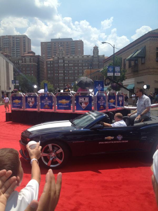 heykayadams's tweet photo. Cheering for the All-Stars @ the Red Carpet Show! Go Tonnnyyyy! @ChevySTLKeys #STLCards #keystostl http://t.co/YaKJLTpz