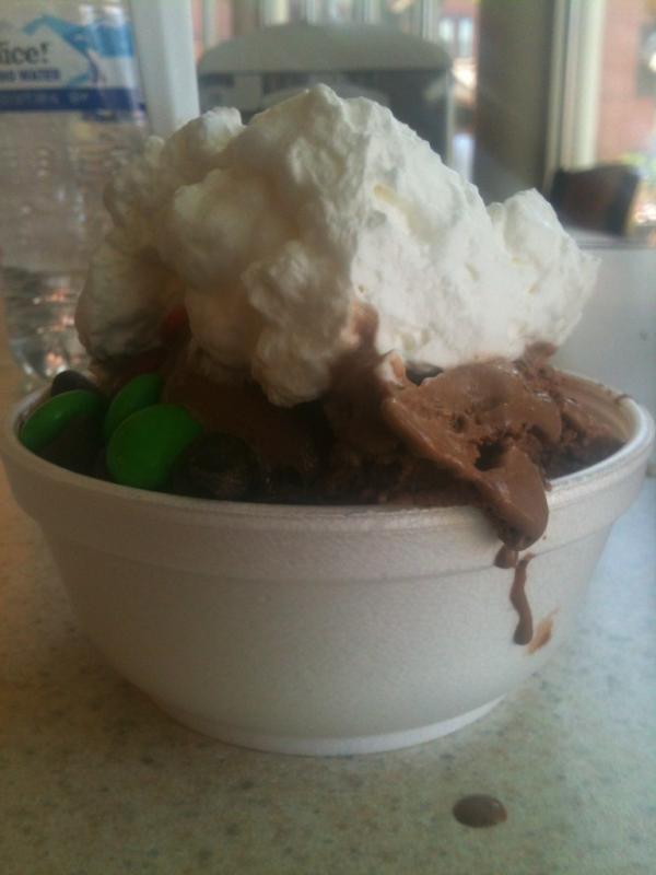 sevy_13's tweet photo. @mikaladowney I got my ice cream back http://t.co/9KbeKjKT