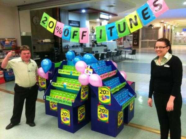 Ollieduhig's tweet photo. @tjeerdjegen @quinlan_wo midland gate 4337 Matty And Clare getting excited! http://t.co/9h3FUzgw
