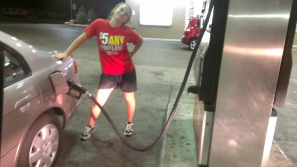 TaySchiffJand's tweet image. Anlea parked a tad far away from the gas tank. #FirstTimeDriving. @Anleabrowniee